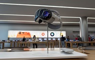 Apple сокращает команды Siri и Vision Pro
