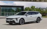 Kia обновила европейские хэтчбек и универсал K4
