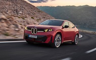 BMW представила купеподібний електрокросовер iX4