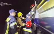 У Львові дизель-поїзд зіткнувся з електровозом