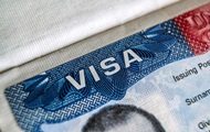 В США отменили более 300 тысяч виз иностранцам
