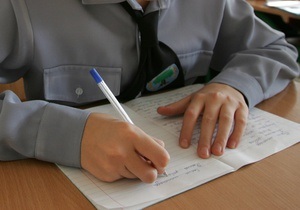 ПР: Открытием украиноязычных школ в Крыму должны заниматься местные власти