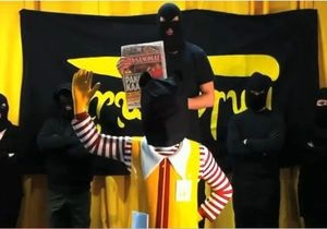 В Финляндии Армия освобождения еды похитила из McDonald s статую Рональда Макдональда