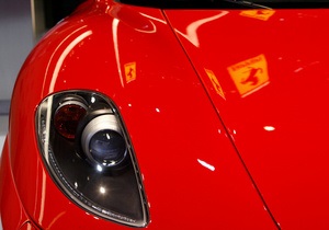 Депутат Госдумы РФ, задолжавший более 200 млн рублей, лишится Ferrari и катера