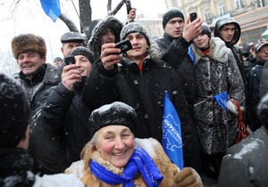 Социополис: Более половины жителей Донбасса поддерживают Януковича