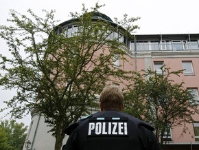 Немецкая прокуратура выяснила мотивы нападения 18-летнего юноши на гимназию