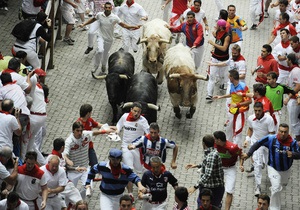 В Испании завершился традиционный забег с быками, 42 человека пострадали