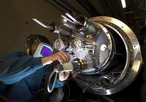 Адронный коллайдер возобновит работу не ранее 2012 года