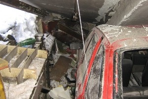 Взрыв Макеевка - Новости Донецкой области - Возле Макеевки произошел взрыв, который разрушил три гаража