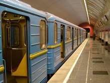 Бросившийся под поезд киевского метро человек погиб