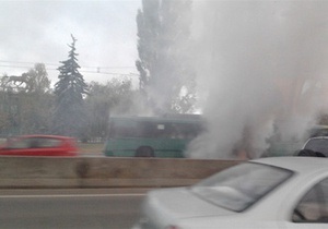 В Киеве на ходу загорелся троллейбус