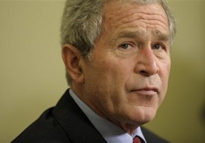 Джордж Буш отменил поездку в Европу из-за угрозы судебных исков