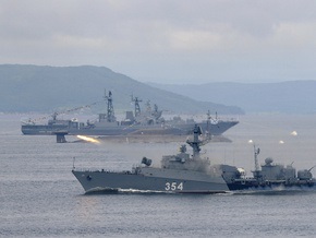 Корабль ВМФ России случайно обстрелял поселок в Ленобласти
