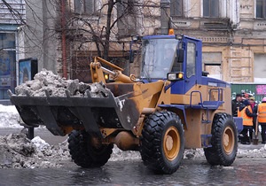 В Киеве женщина погибла в результате наезда снегоуборочной техники