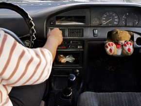 Американец угнал машину своего сына и украл деньги из копилки внука