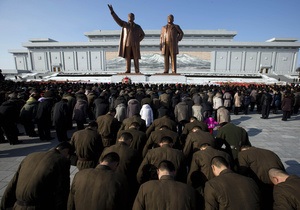 Тело Ким Чен Ира переместили в мавзолей вместе с яхтой и вагоном поезда