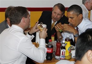 Медведев и Обама сходили поесть гамбургеров