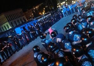 Фотогалерея: Унесенные Беркутом. Милиция разогнала акцию протеста на Майдане