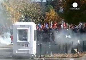 В Турции полиция разогнала толпу демонстрантов