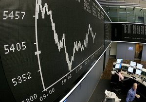 Європейські акції топчуться біля п ятирічних максимумів