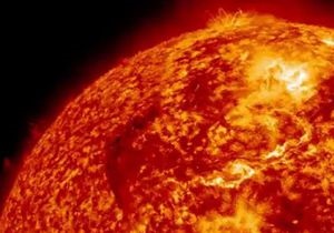 NASA показало, как плазма прорывает оболочку Солнца