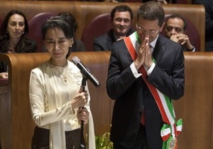 Аун Сан Су Чжи стала почетным гражданином Рима