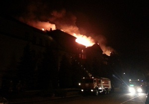 Спасатели ликвидировали пожар в киевском университете - пожар в аграрном
