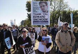 Вистачить шпигувати. Прихильники Сноудена протестували проти стеження спецслужб сьогодні у Вашингтоні