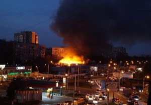 Співробітники ДНС локалізували пожежу на одеському ринку Селянка, постраждалих немає