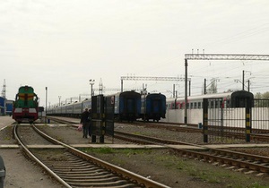 В Ужгороде из-за нетрезвого сотрудника железной дороги локомотив столкнулся с вагонами