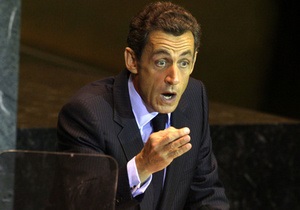 Саркози подаст в суд из-за статьи о контактах с Каддафи