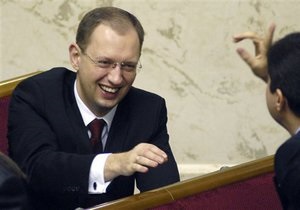Яценюк предложил провести выборы в Раду в марте 2011 года