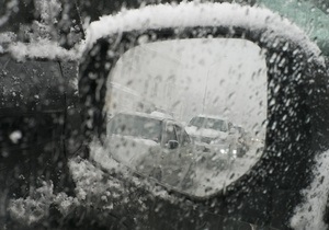 непогода в Украине - снегопад на Западе: На Западе Украины непогода парализовала движение транспорта
