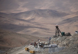 В Чили двое шахтеров оказались заблокированными под землей