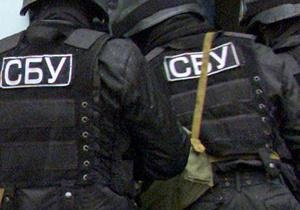 Сотрудники СБУ в одном из гаражей Киева выявили снаряды и человеческие останки времен войны