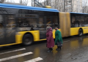 Киевские власти просят Кабмин выделить на дорогах столицы полосы для общественного транспорта