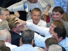 Народные депутаты Украины устроили больше полусотни драк