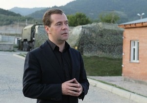Телезритель – Медведеву: Я открытый гей и работаю в пресс-службе Единой России