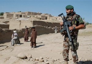 В Афганистане в ходе боя талибов с полицейскими солдаты НАТО случайно убили двоих детей