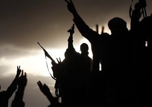 Повстанческие силы Ливии заявляют, что отбили нападение армии Каддафи