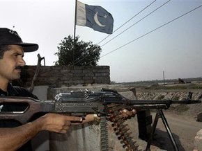 Полиция Пакистана отбила атаку боевиков на дом мэра
