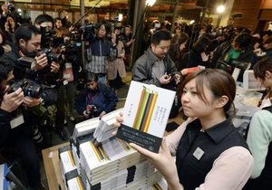 Тираж нового романа Мураками увеличили до миллиона экземпляров