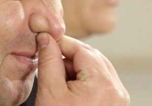 В России нетрезвый мужчина откусил милиционеру нос