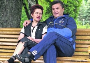 В Администрации Януковича объяснили, почему он не берет жену в Китай