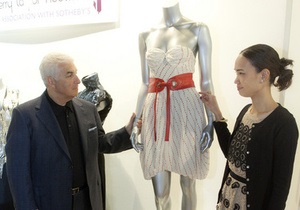 Платье Эми Уайнхаус ушло с молотка за 50,5 тысяч евро