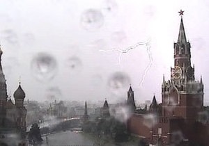 Мощный ураган пронесся над Москвой. Есть жертвы, повреждено электроснабжение
