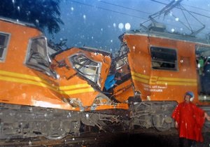 Столкновение поездов в Индонезии: число жертв возросло до 43-х человек
