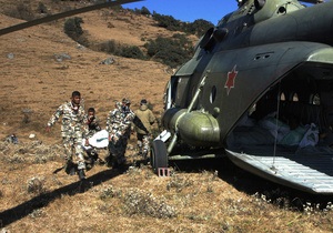 Выживший после крушения самолета в Непале пассажир скончался по дороге в больницу