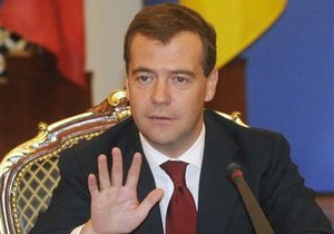 Медведев готов обеспечить вещание в России украиноязычных каналов