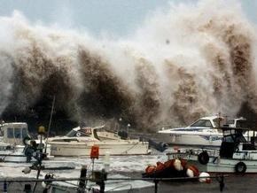 На южные острова Японии обрушился мощный тайфун